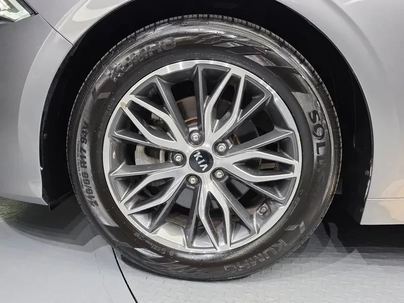 Kia K5 2.0 Noblesse, снимка 5 - Автомобили и джипове - 56502545