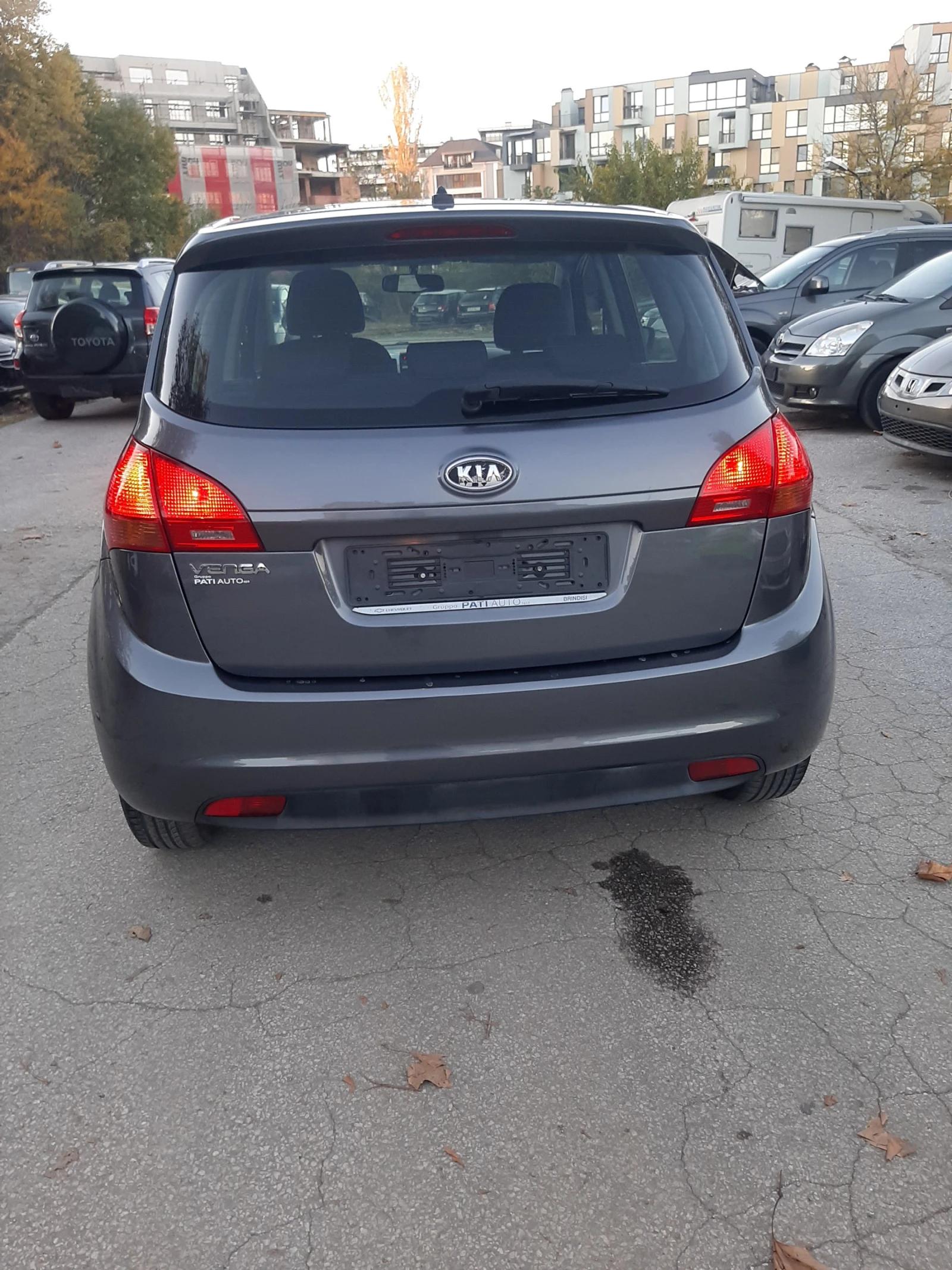 Kia Venga 1.4 Газ/ 90 к.с. - изображение 8