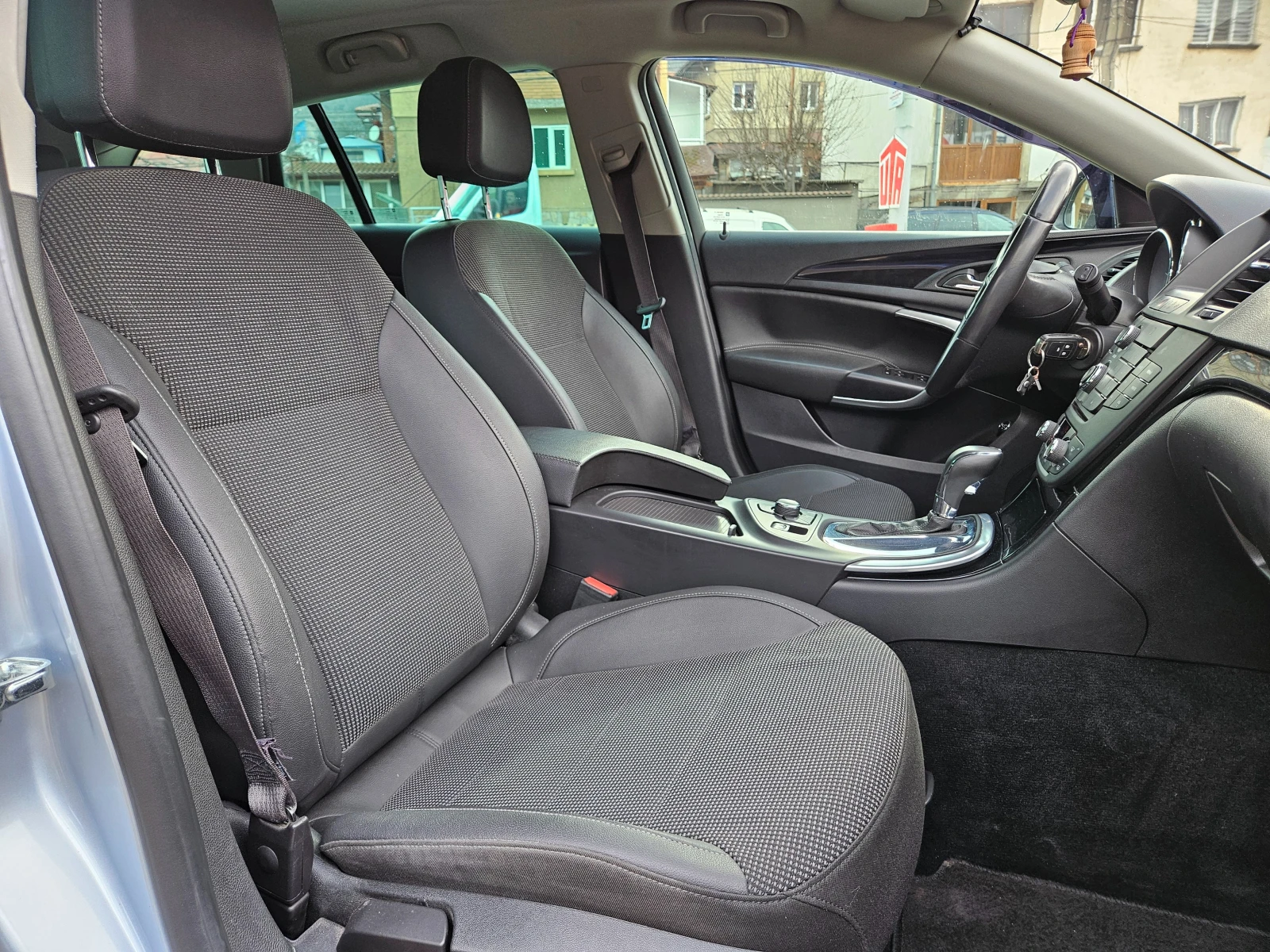 Opel Insignia 2.0 AVTOMAT/4X4/KOJA/NAVIGACIA | Mobile.bg — изображение 12