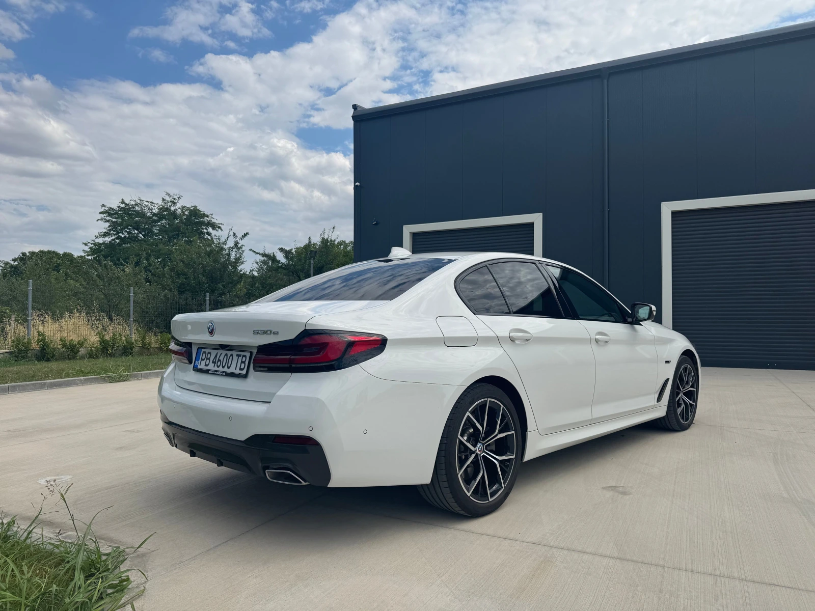 BMW 530E M Sport - изображение 8