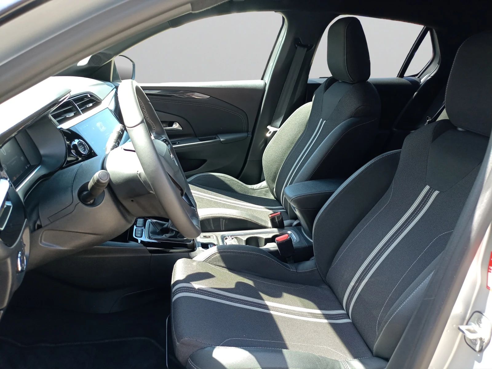 Opel Corsa GS Line 1.2 бензин (74kW/100 к.с.) MT6 MY23 - изображение 10