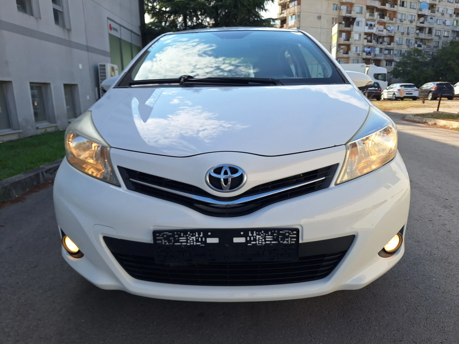 Toyota Yaris 1.4d 90kc navi - изображение 2