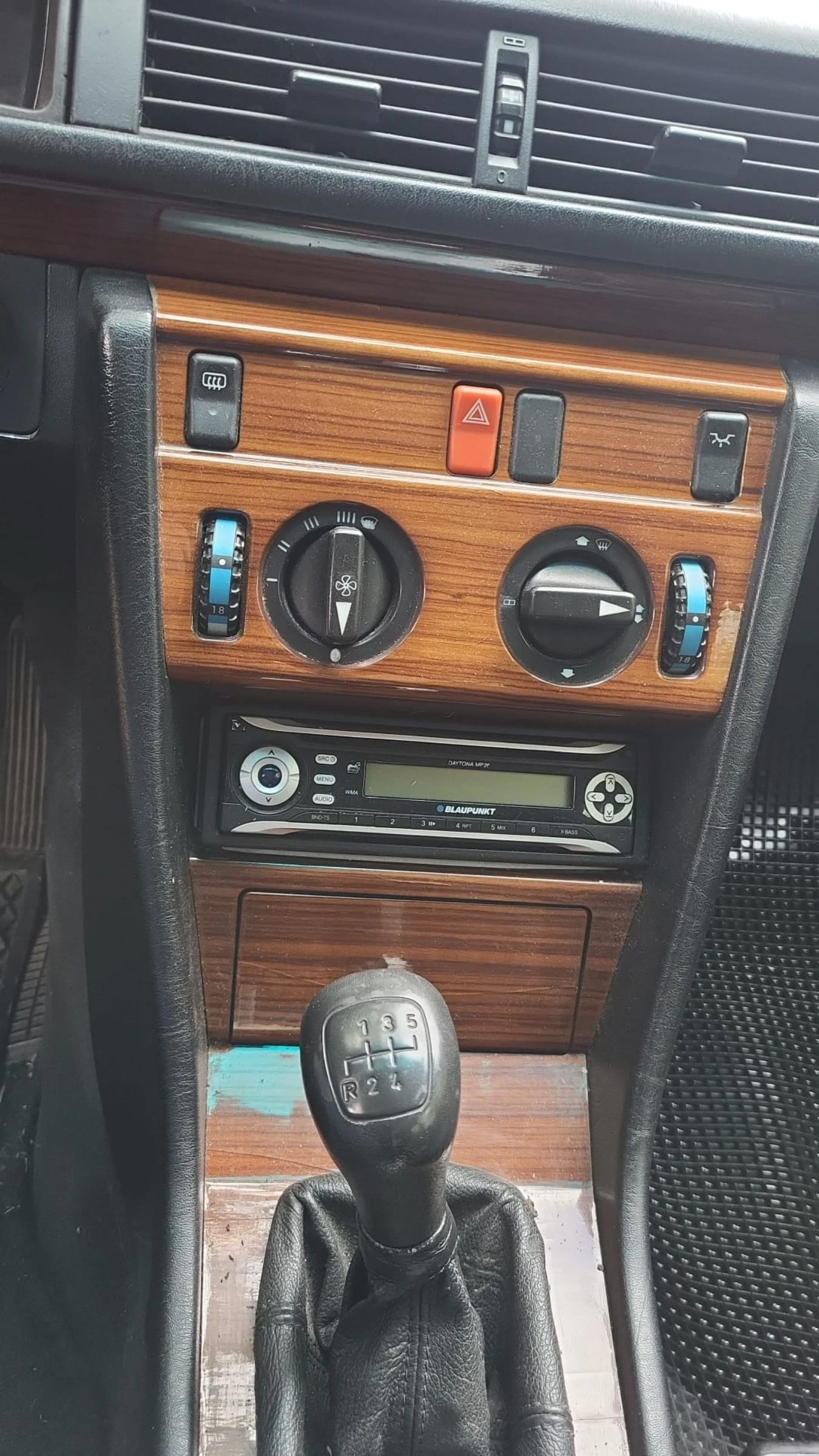Mercedes-Benz 200  - изображение 9