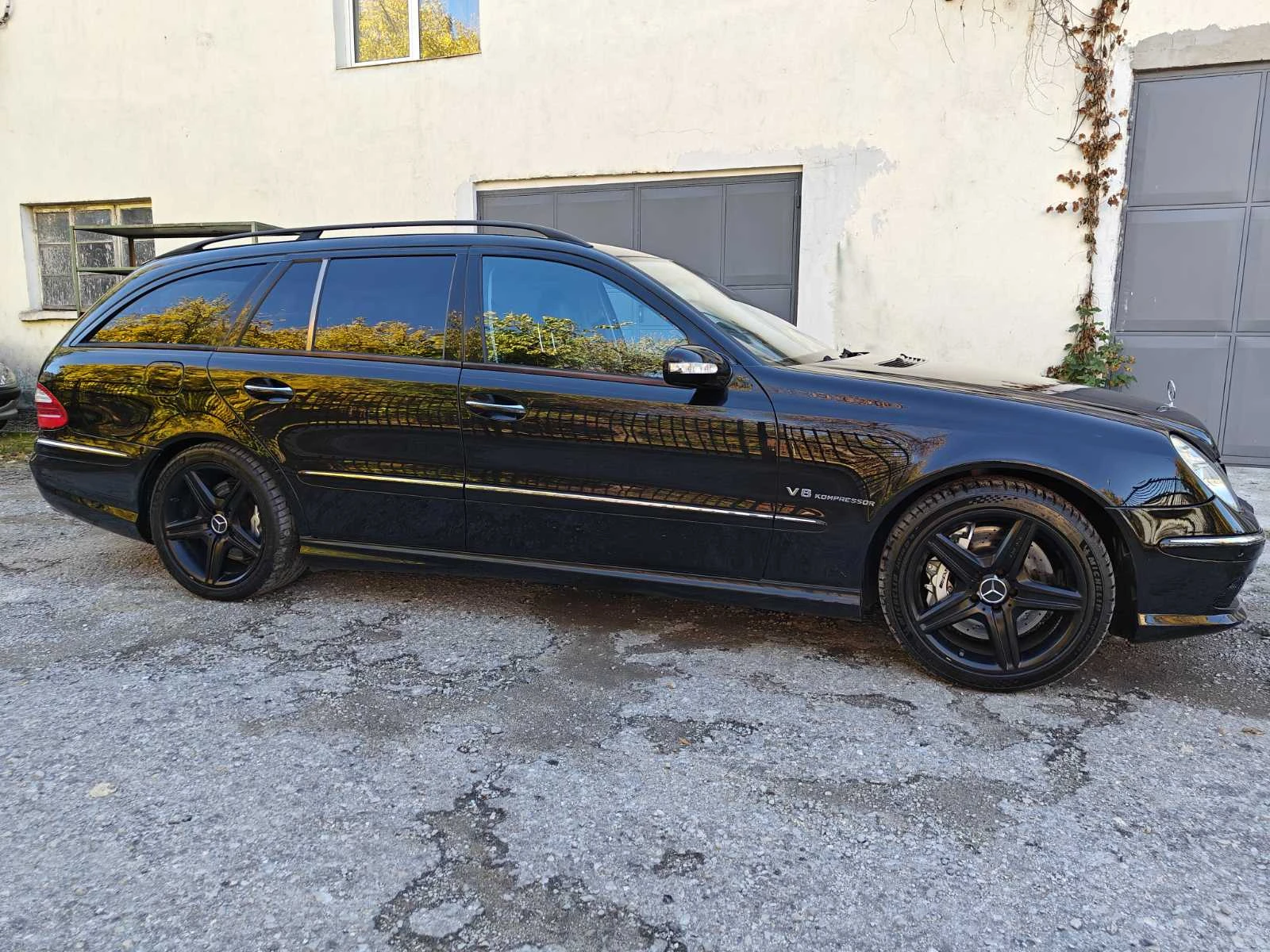 Mercedes-Benz E 55 AMG  - изображение 6