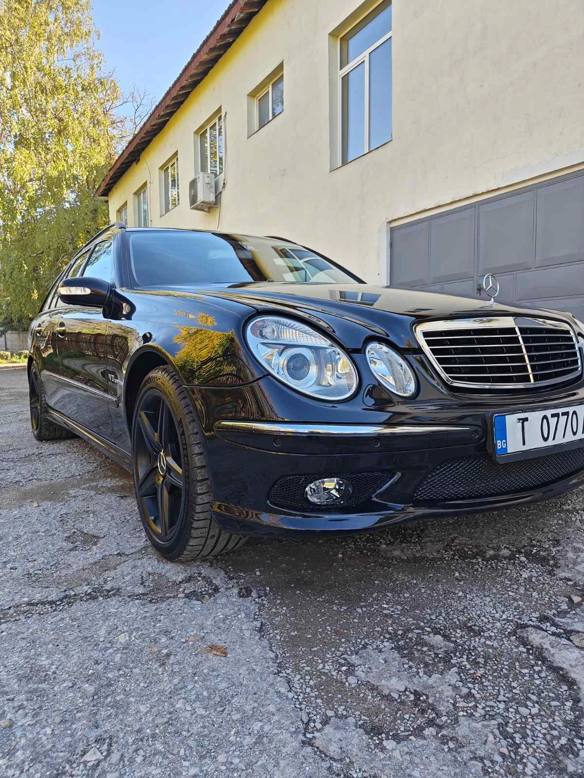 Mercedes-Benz E 55 AMG  - изображение 2