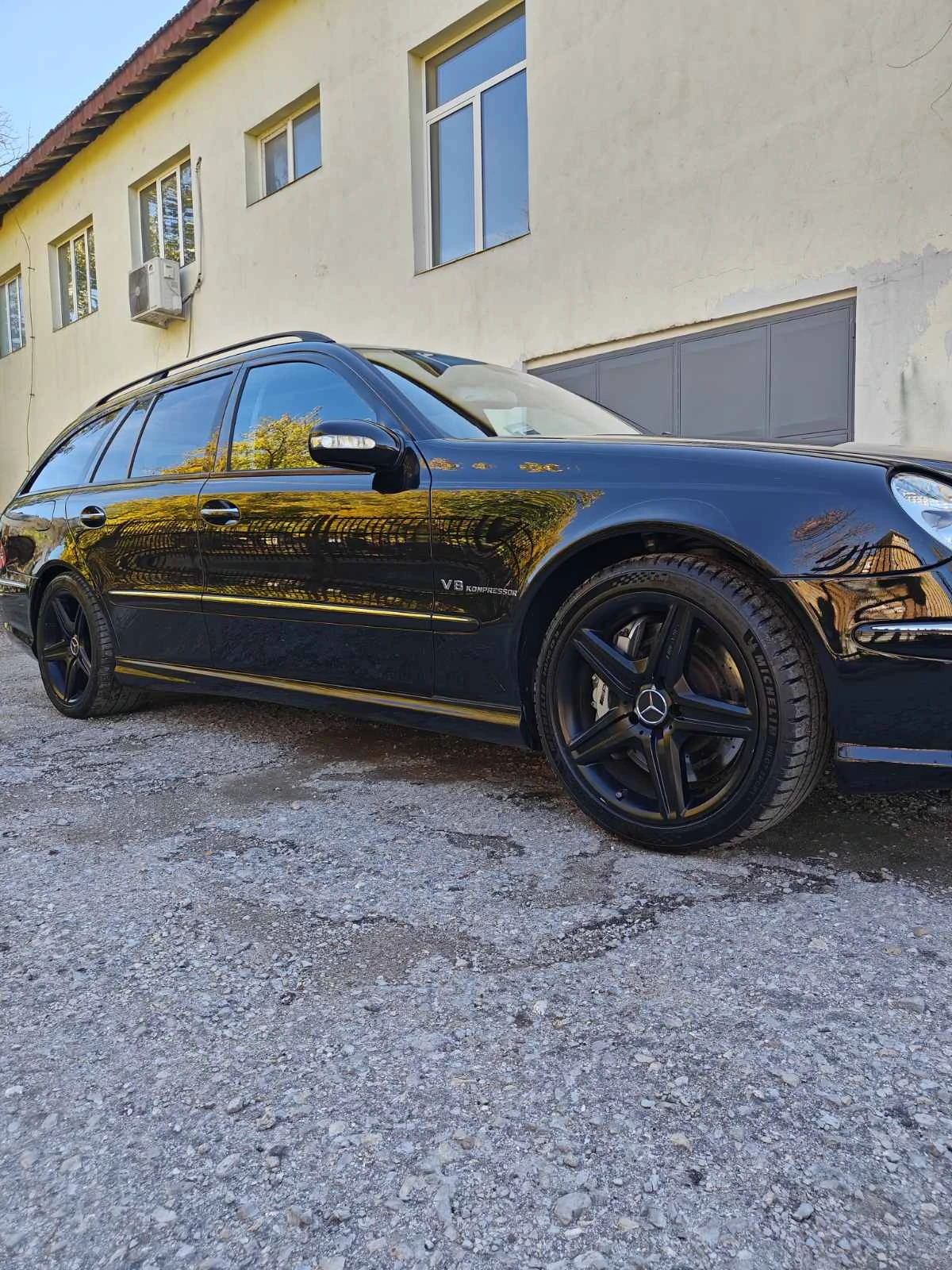 Mercedes-Benz E 55 AMG  - изображение 3