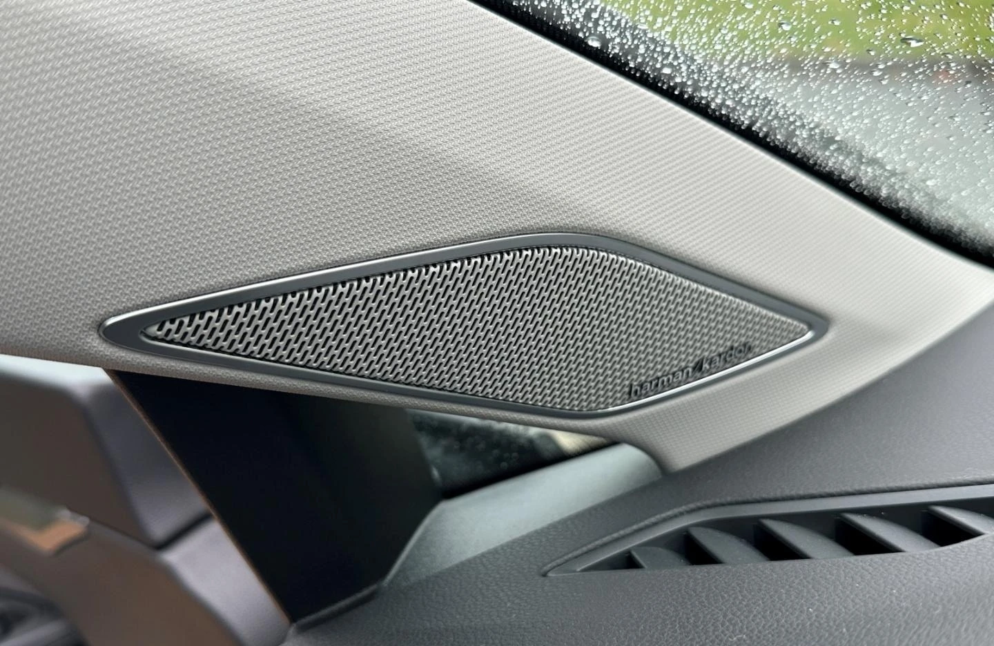 VW Alltrack * BLACK* EDITION* CAM* DISTR* H&K* CARPLAY*  - изображение 6