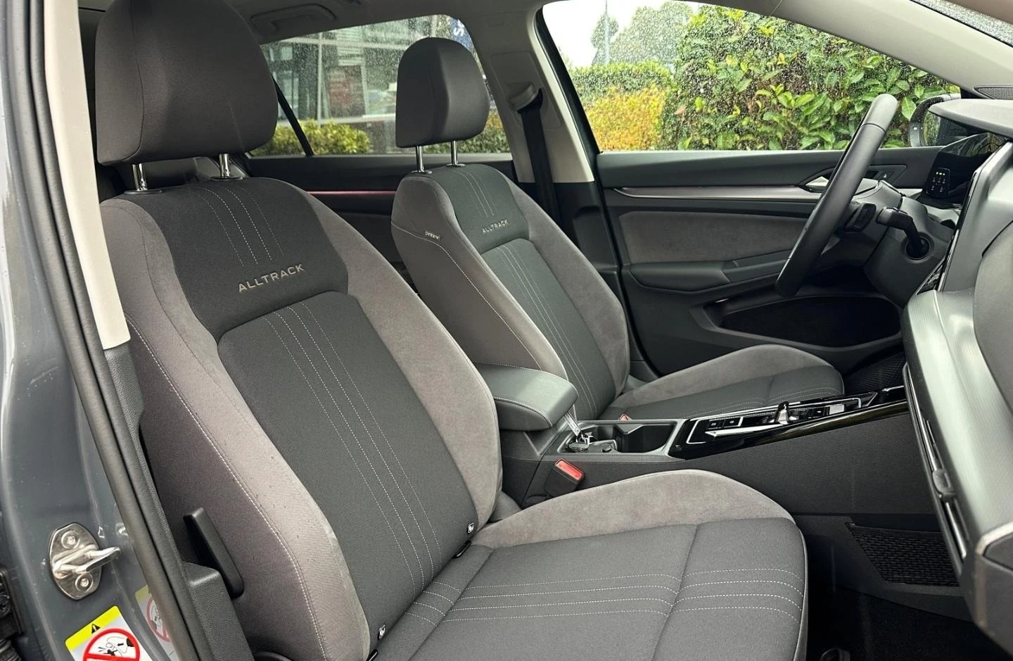 VW Alltrack * BLACK* EDITION* CAM* DISTR* H&K* CARPLAY*  | Mobile.bg   12