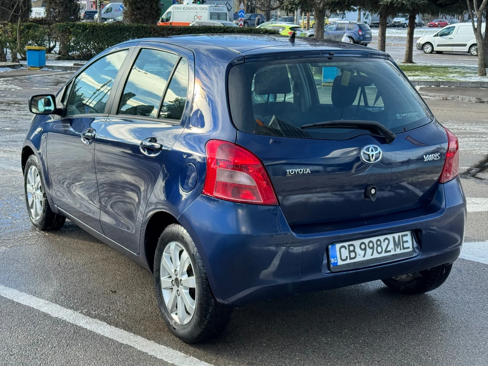 Toyota Yaris Автоматик! - изображение 2