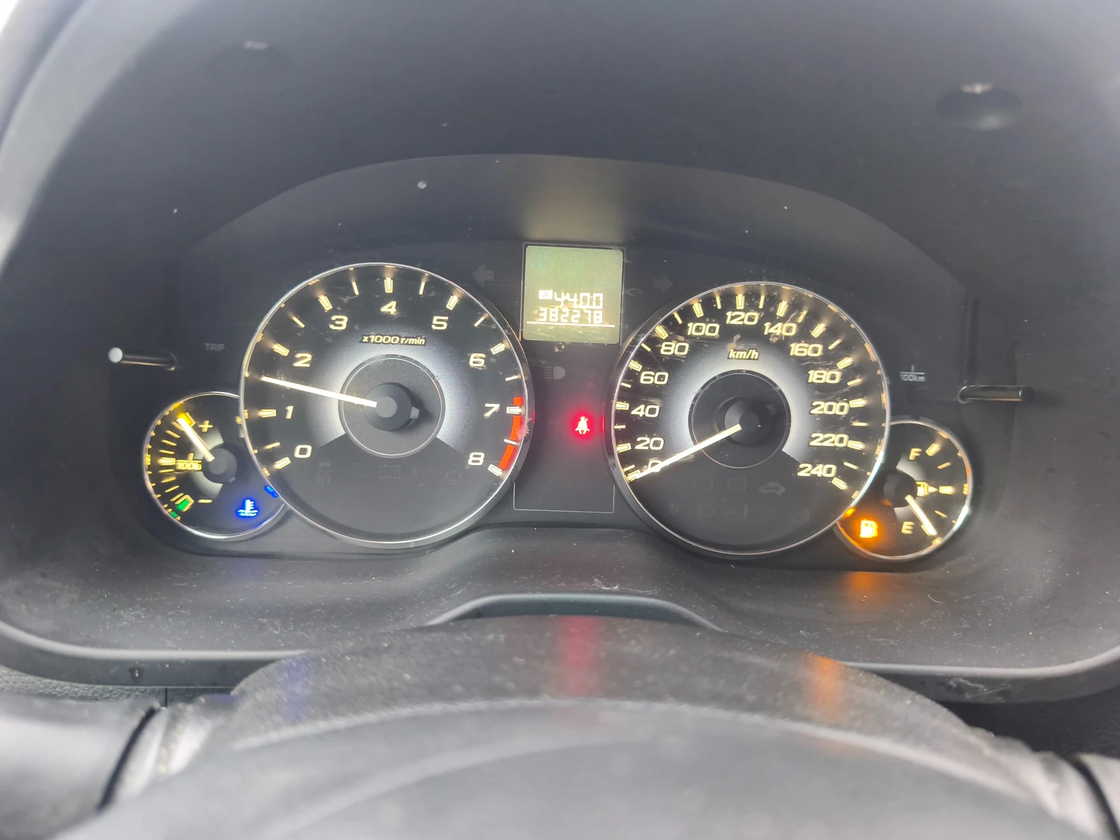 Subaru Legacy 2.0i AWD 4X4 SWISS - изображение 10