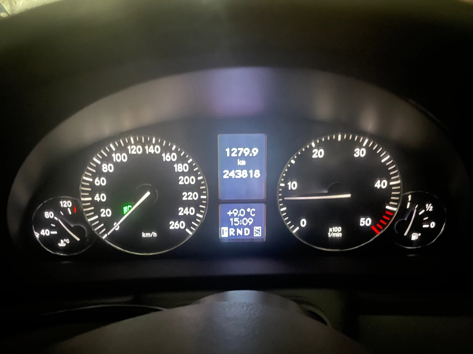 Mercedes-Benz C 220, снимка 15 - Автомобили и джипове - 53760797