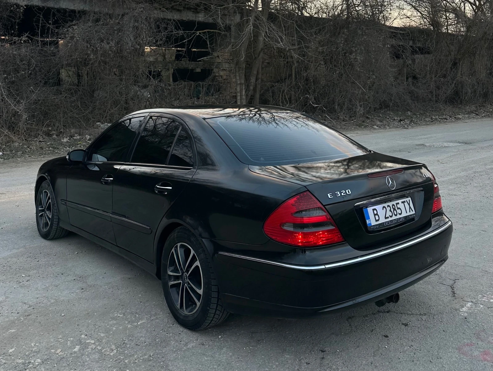 Mercedes-Benz E 320 AVANGARDT, снимка 4 - Автомобили и джипове - 53860438