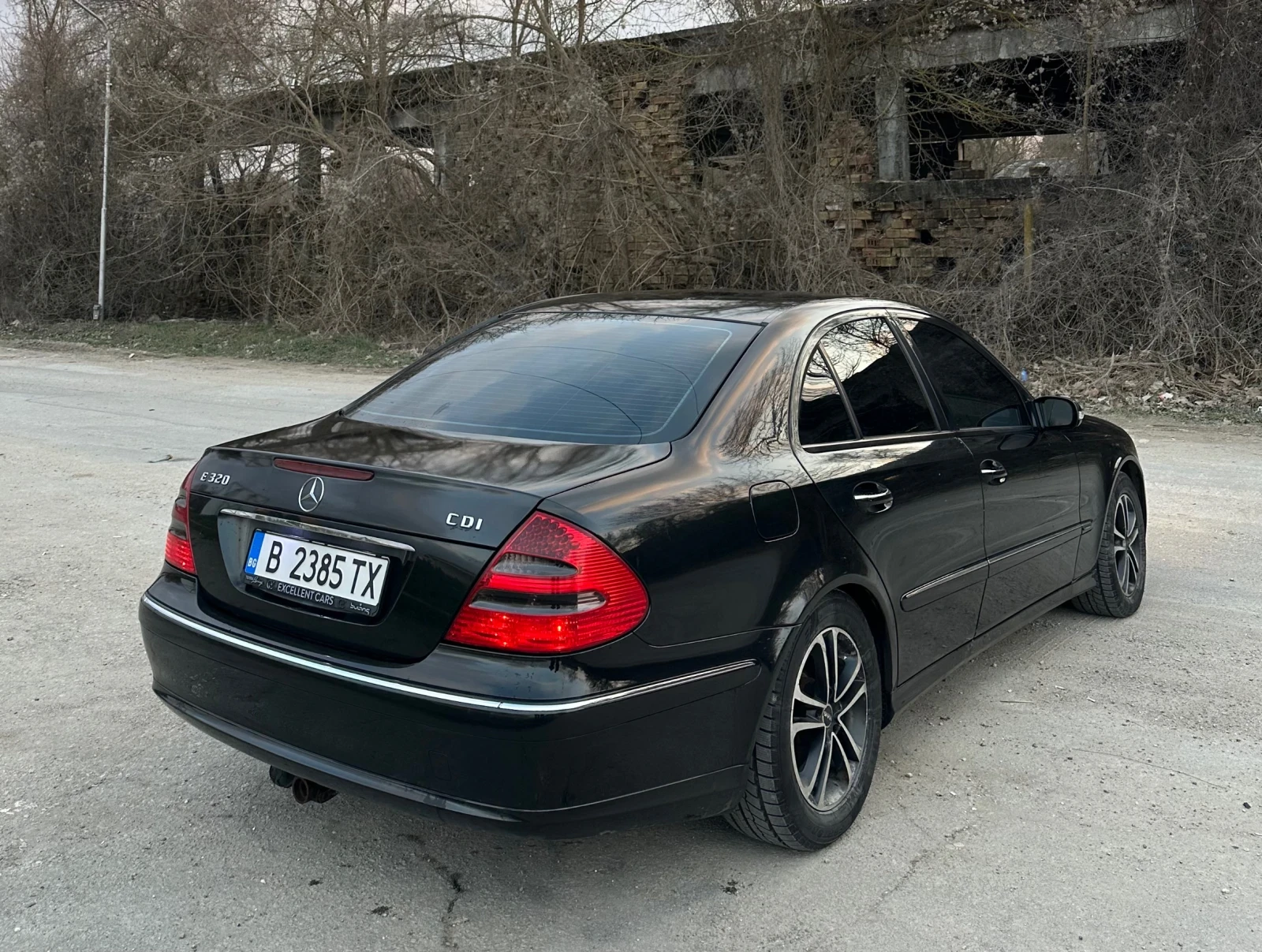 Mercedes-Benz E 320 AVANGARDT, снимка 3 - Автомобили и джипове - 53860438
