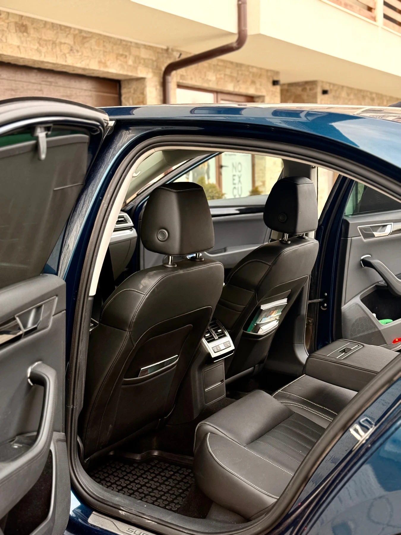 Skoda Superb Laurin & Klement 4х4, снимка 9 - Автомобили и джипове - 54183064