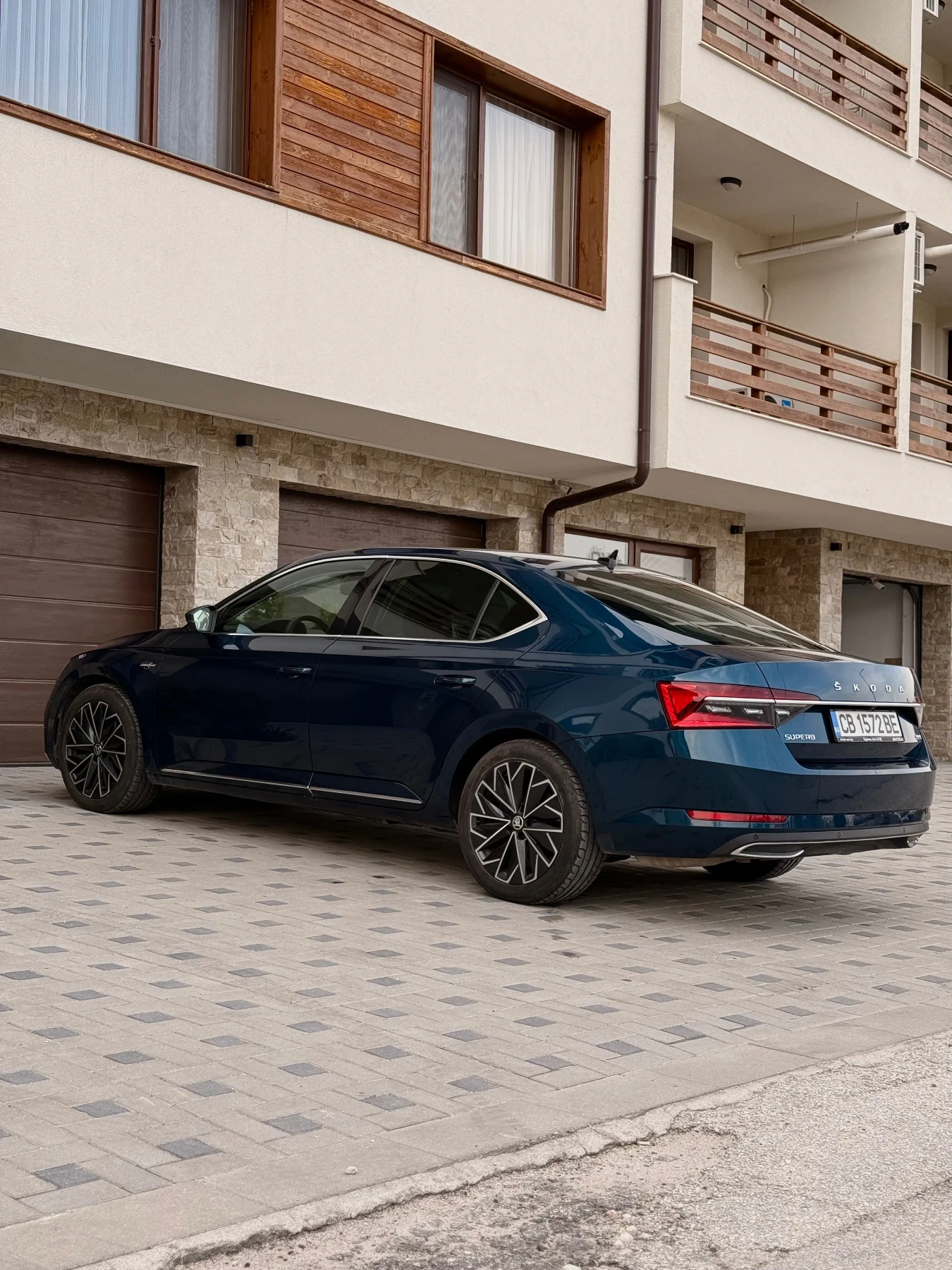 Skoda Superb Laurin & Klement 4х4, снимка 2 - Автомобили и джипове - 54183064