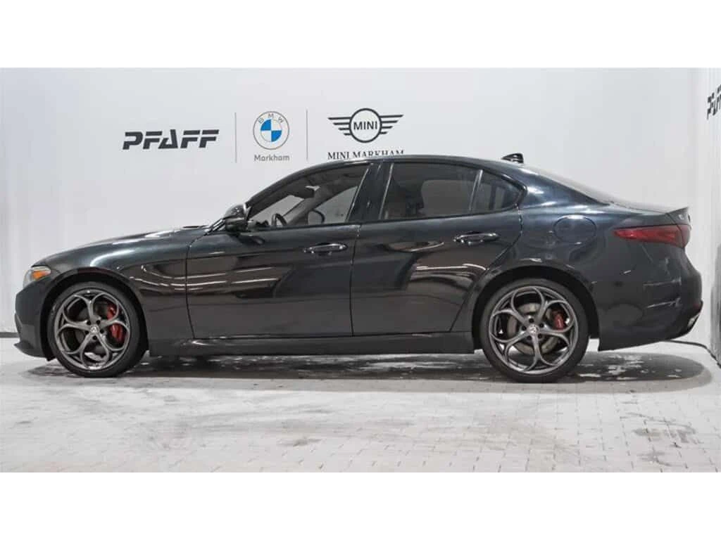 Alfa Romeo Giulia TI AWD Heated Front Seats & Steering Harman /, снимка 3 - Автомобили и джипове - 54228173