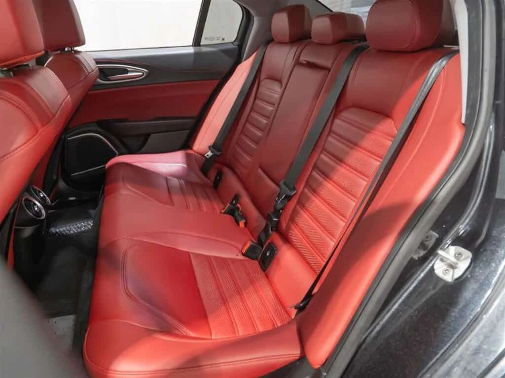 Alfa Romeo Giulia TI AWD Heated Front Seats & Steering Harman /, снимка 17 - Автомобили и джипове - 54228173