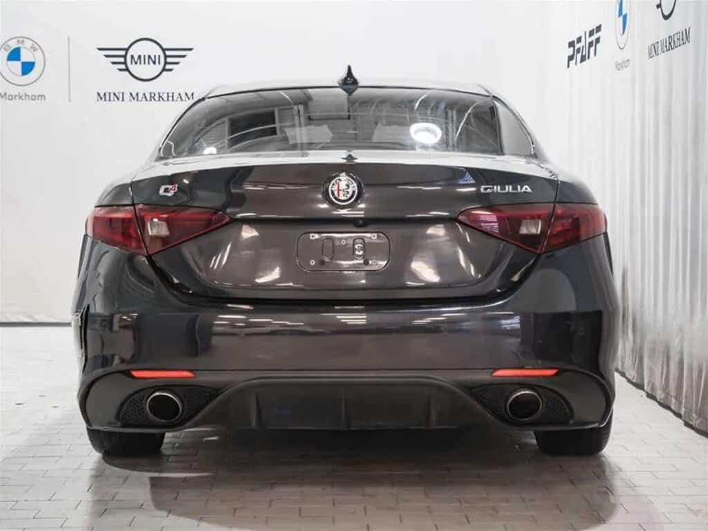 Alfa Romeo Giulia TI AWD Heated Front Seats & Steering Harman /, снимка 6 - Автомобили и джипове - 54228173