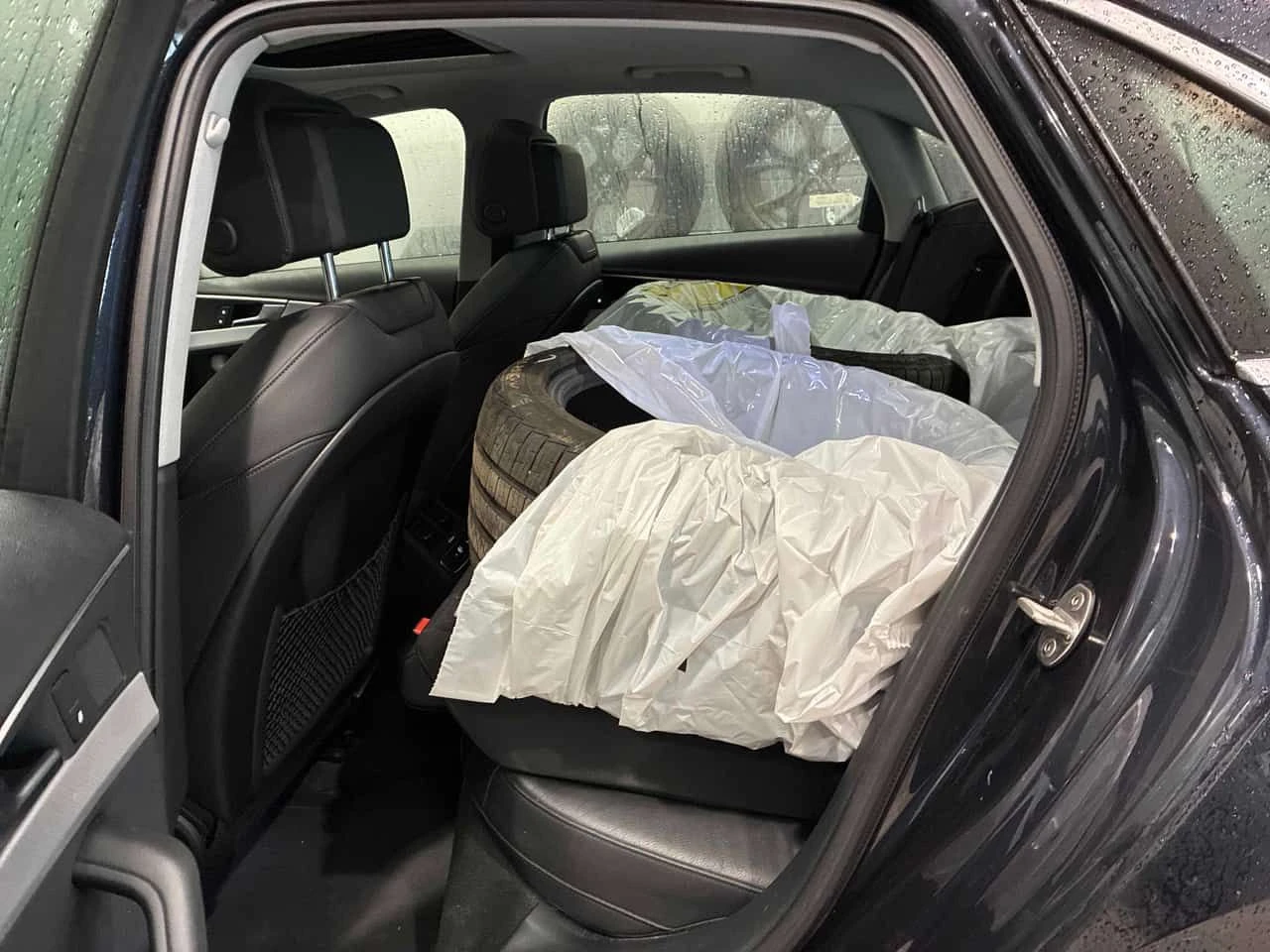 Audi A4 Progressiv/ШИБИДАХ/ВТОРИ ГУМИ/ОТ ПРЕДСТАВИТЕЛСТВО, снимка 11 - Автомобили и джипове - 54241005