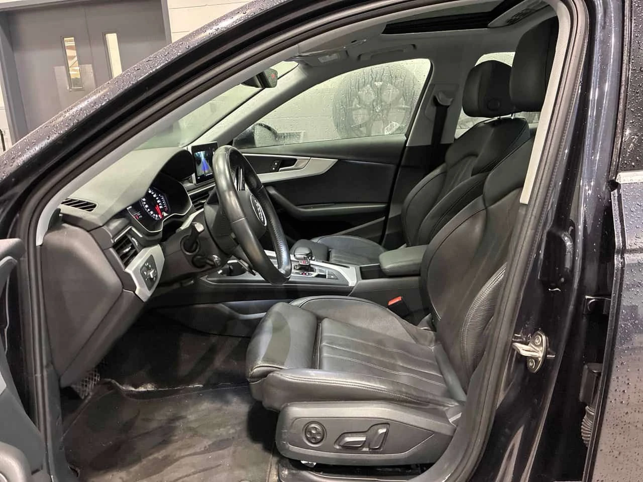 Audi A4 Progressiv/ШИБИДАХ/ВТОРИ ГУМИ/ОТ ПРЕДСТАВИТЕЛСТВО, снимка 10 - Автомобили и джипове - 54241005