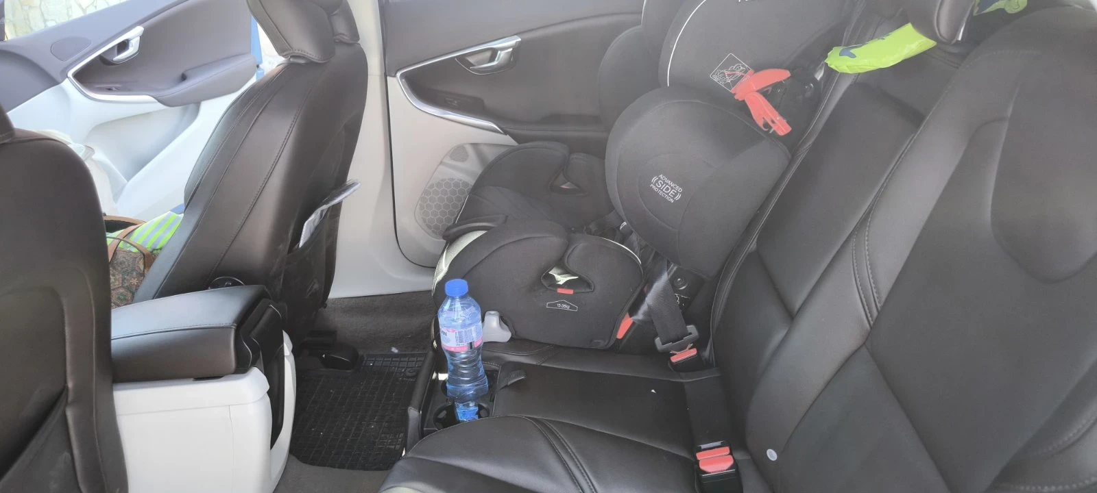 Volvo V40, снимка 9 - Автомобили и джипове - 54270826