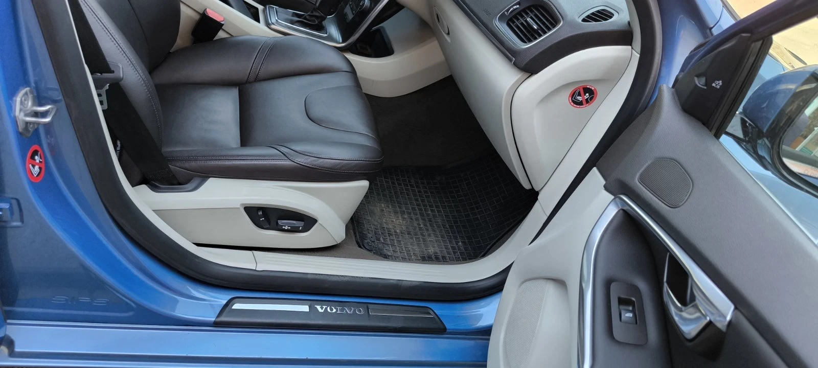 Volvo V40, снимка 2 - Автомобили и джипове - 54270826