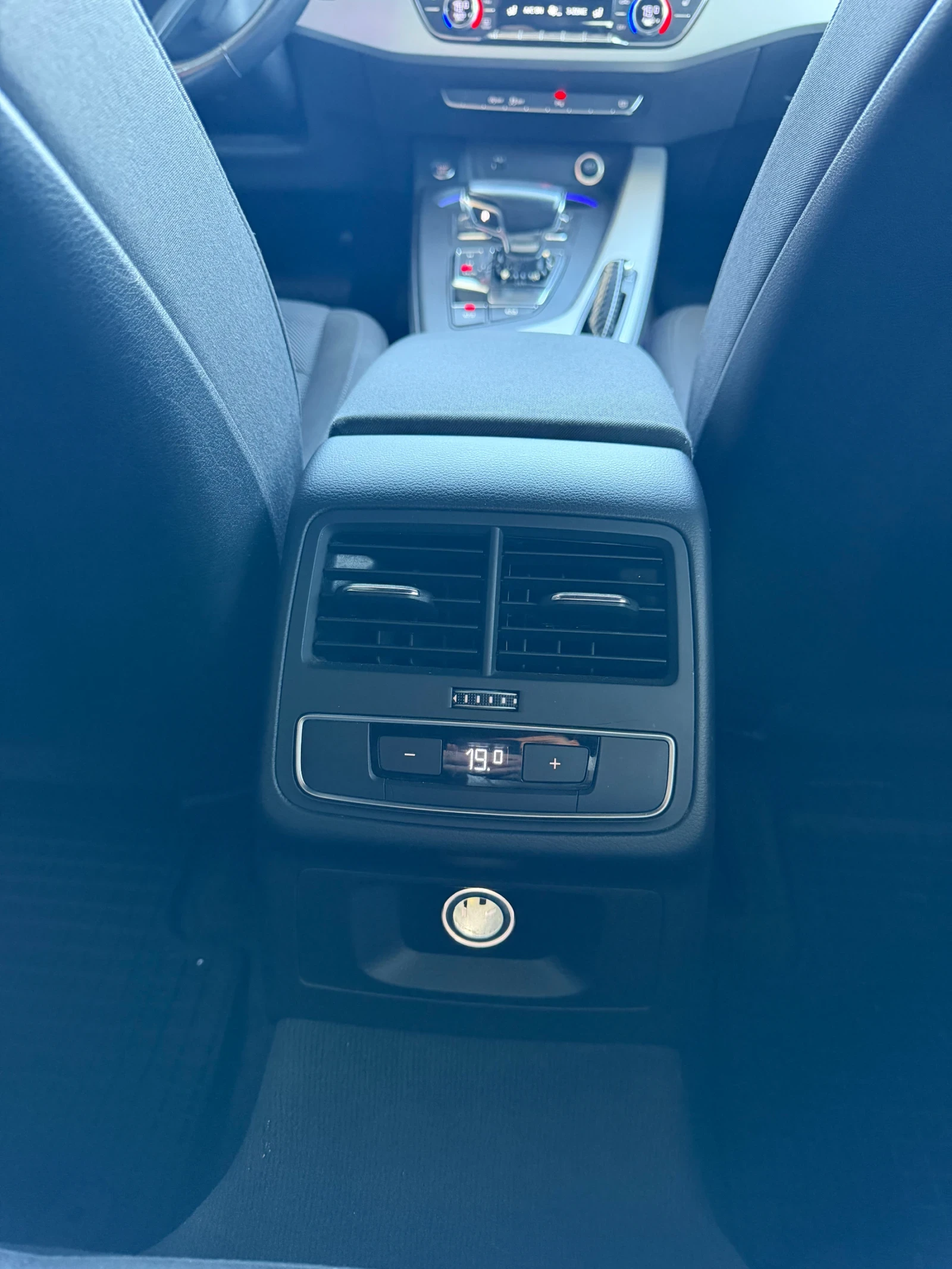 Audi A4 Avant 35 TDI Sport ACC Spur + Totwinkel * Black* , снимка 8 - Автомобили и джипове - 54599292