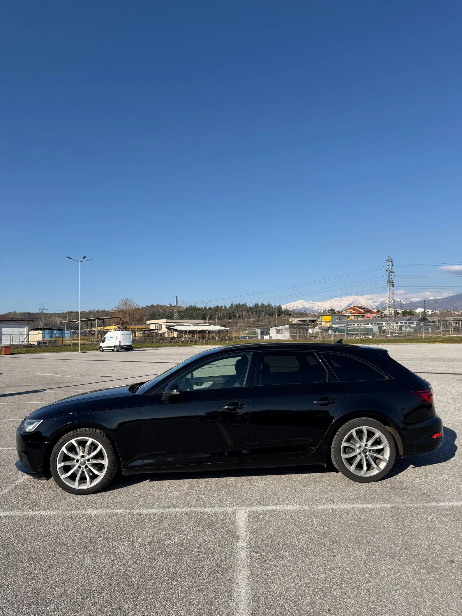 Audi A4 Avant 35 TDI Sport ACC Spur + Totwinkel * Black* , снимка 4 - Автомобили и джипове - 54599292