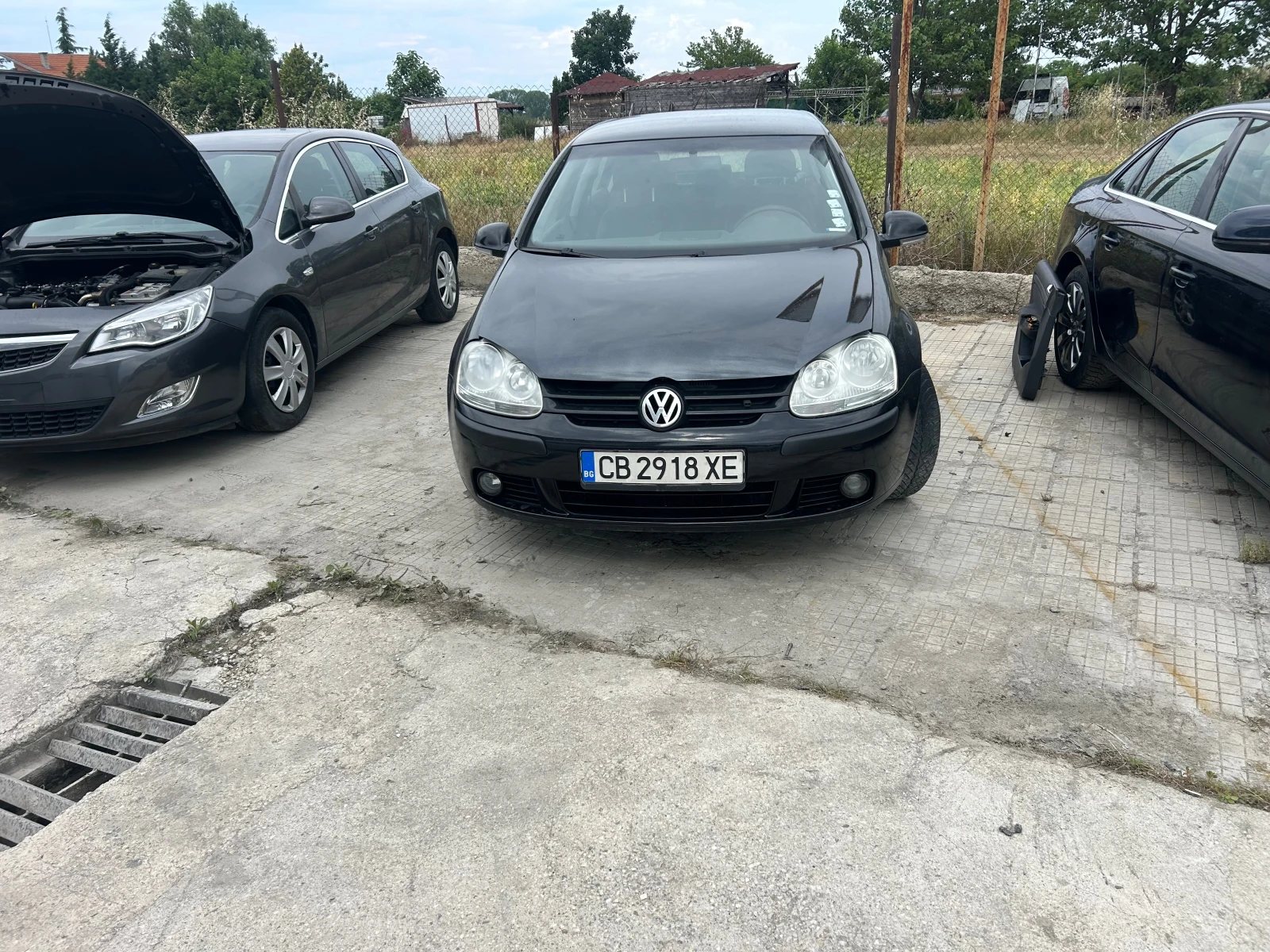 VW Golf 2.0 перфектен 6 степенна кутия, снимка 2 - Автомобили и джипове - 54947875