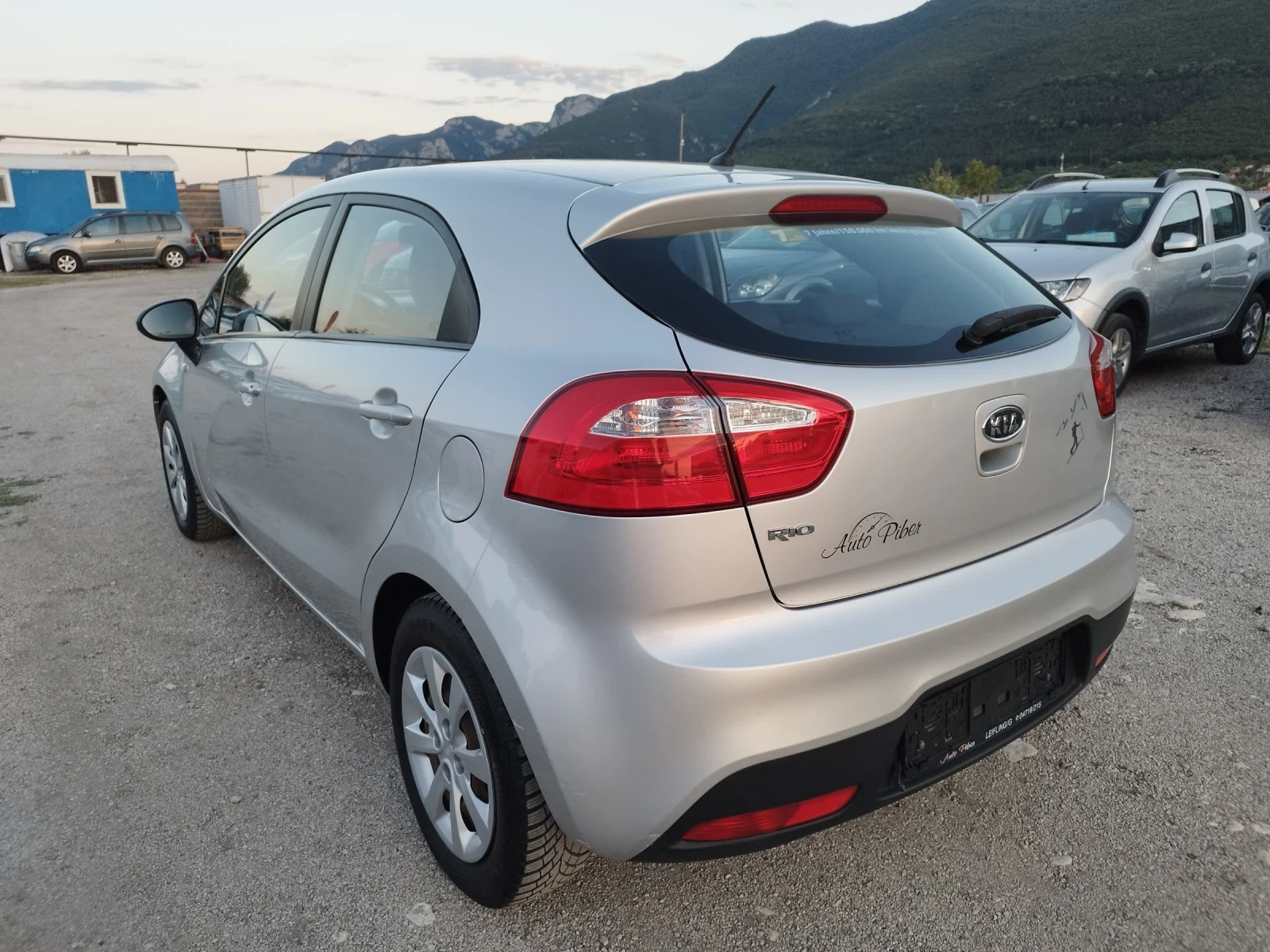 Kia Rio 1.25i 70 kc., снимка 3 - Автомобили и джипове - 55238371