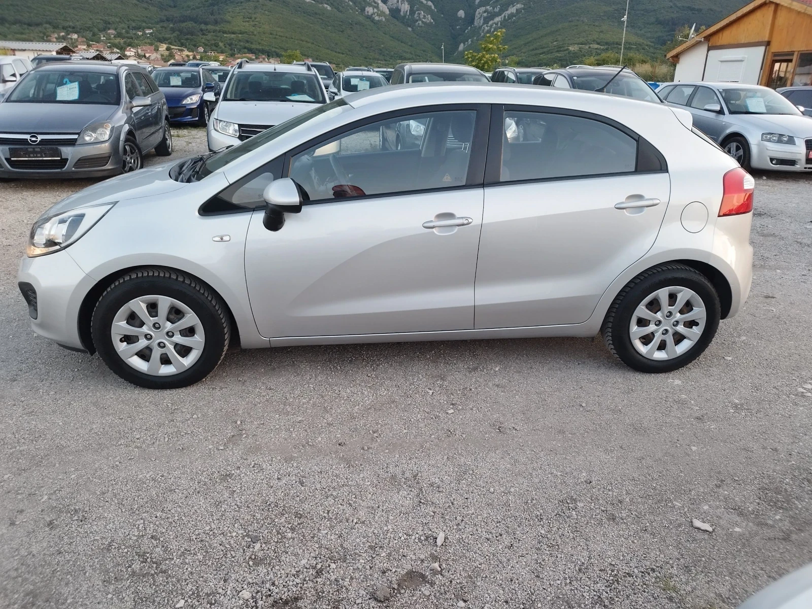 Kia Rio 1.25i 70 kc., снимка 2 - Автомобили и джипове - 55238371