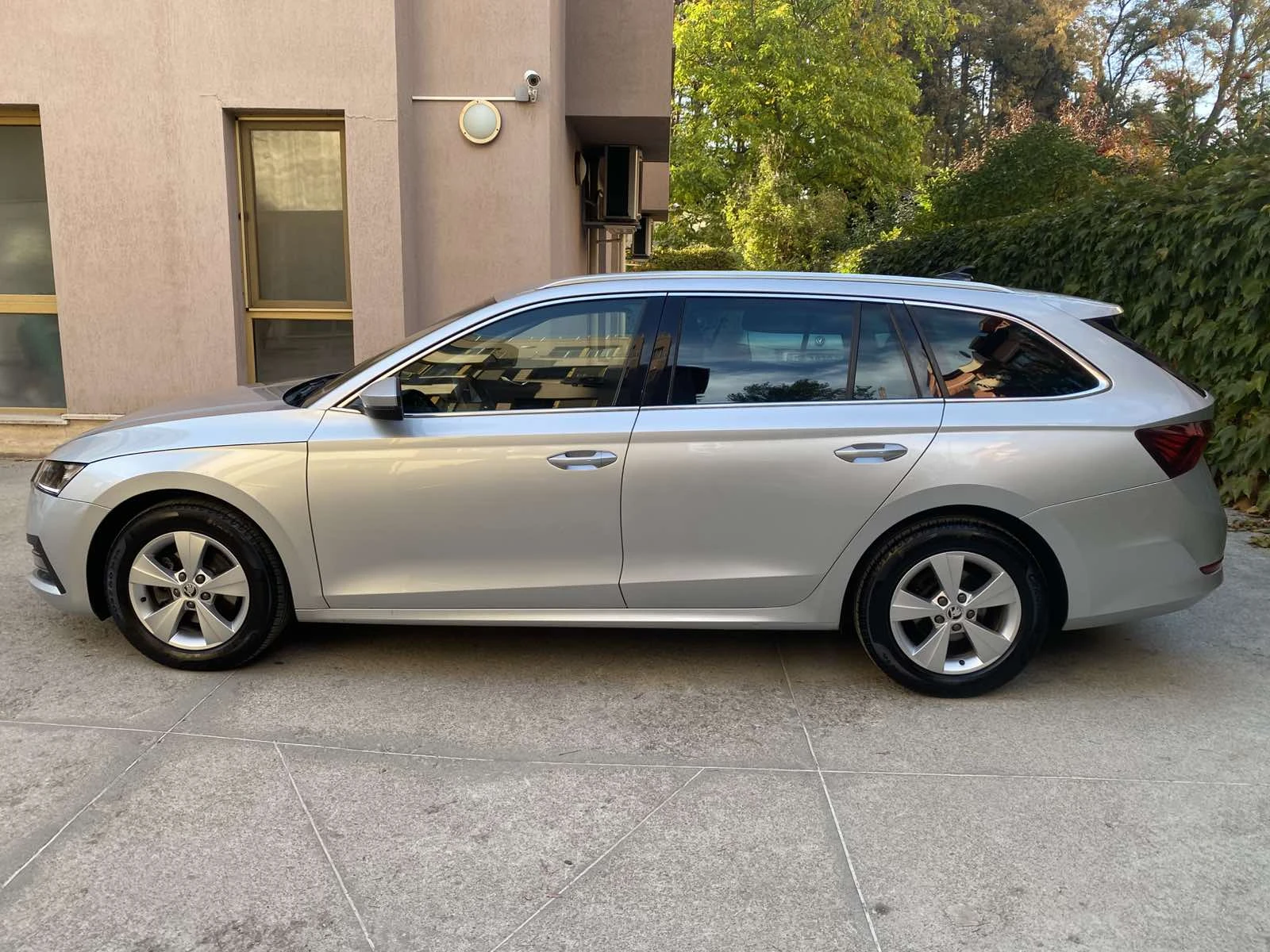 Skoda Octavia 2.0 TDI / Ambition / Combi, снимка 8 - Автомобили и джипове - 56187616