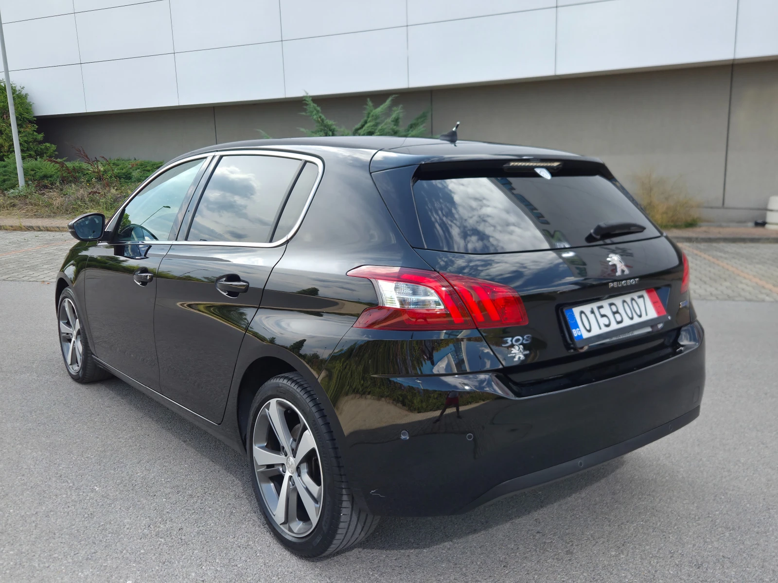 Peugeot 308 1.6HDI ALLURE* LED* Панорама* 129хил.км НОВА КОЛА, снимка 2 - Автомобили и джипове - 55929074
