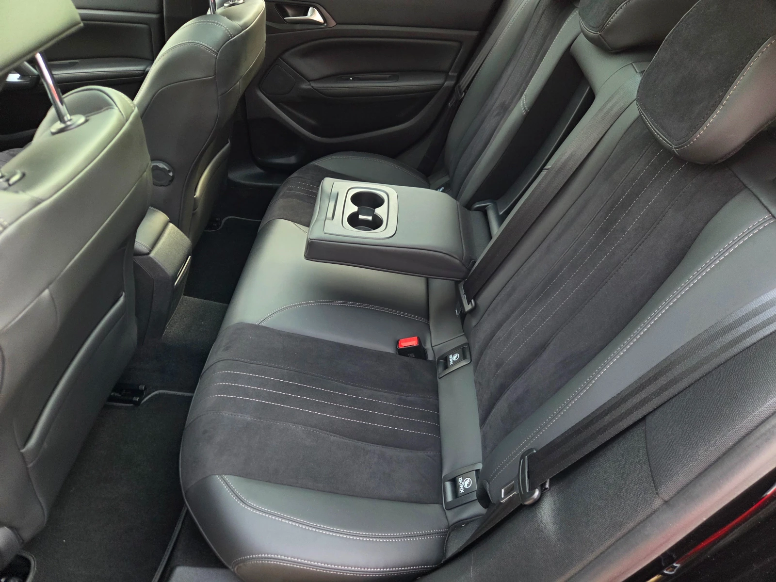 Peugeot 308 1.6HDI ALLURE* LED* Панорама* 129хил.км НОВА КОЛА, снимка 9 - Автомобили и джипове - 55929074