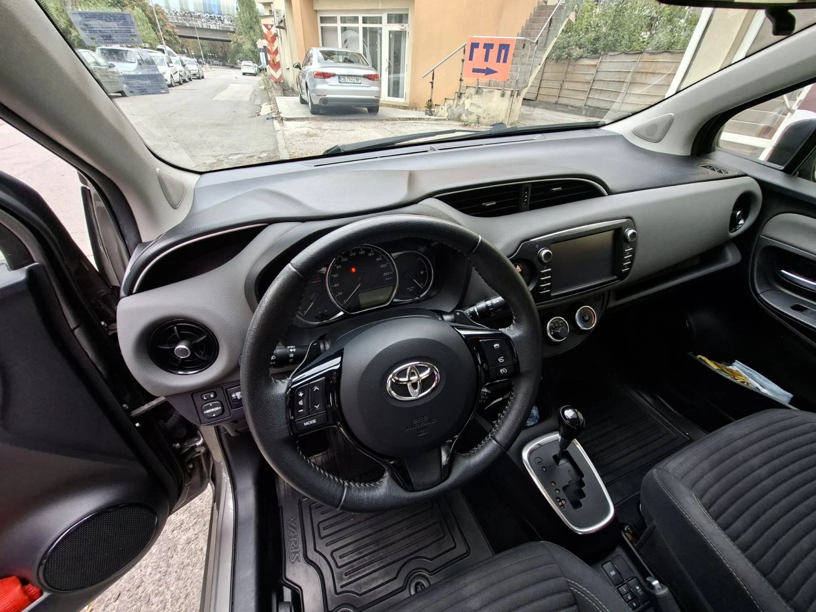 Toyota Yaris, снимка 4 - Автомобили и джипове - 56092862