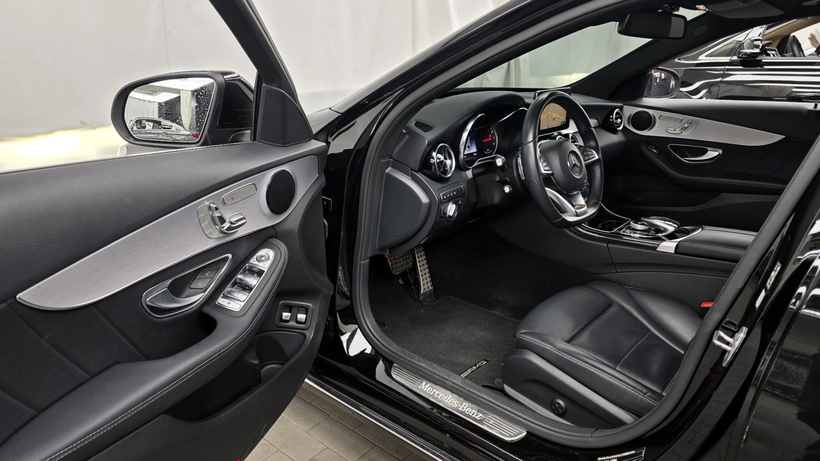 Mercedes-Benz C 350 Plug-in Hybrid , снимка 4 - Автомобили и джипове - 56114560