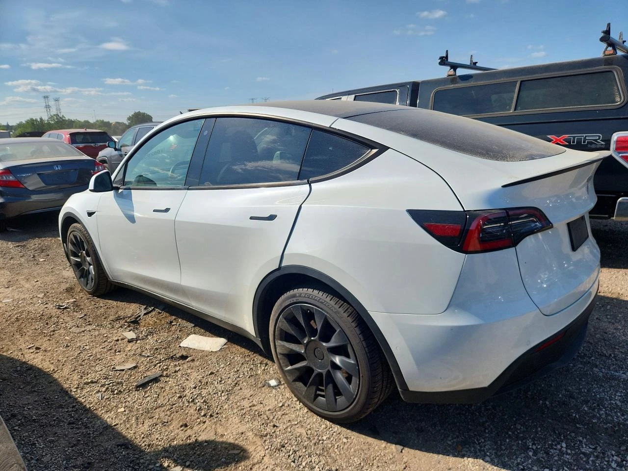 Tesla Model Y, снимка 2 - Автомобили и джипове - 56375070