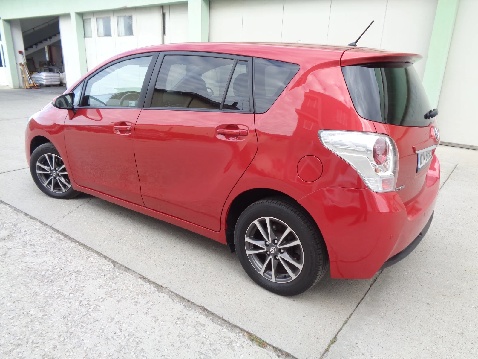 Toyota Verso 2.0D-4D-124-NAVI-PANORAMA-BARTER-LIZING | Mobile.bg � ����������� 8
