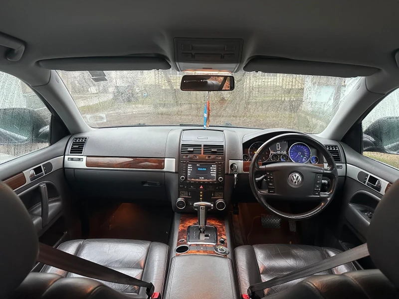 VW Touareg 3.0TDI, снимка 7 - Автомобили и джипове - 48300329