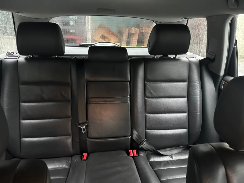 VW Touareg 3.0TDI, снимка 10 - Автомобили и джипове - 48300329