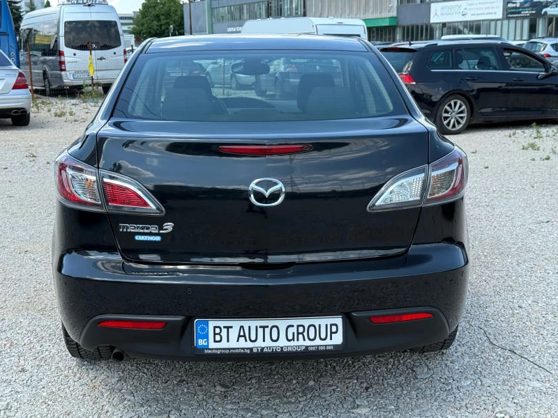 Mazda 3 1.6i * * 142000KM* СЕРВИЗНА ИСТОРИЯ* * КАТО НОВА *, снимка 6 - Автомобили и джипове - 51240544