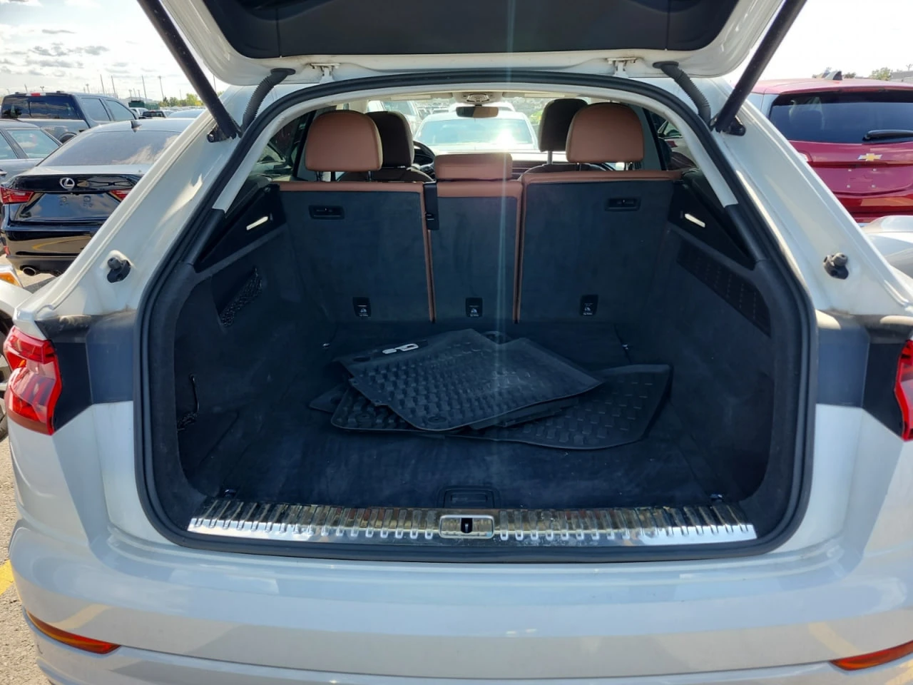 Audi Q8 *  *    *   *  | Mobile.bg   11