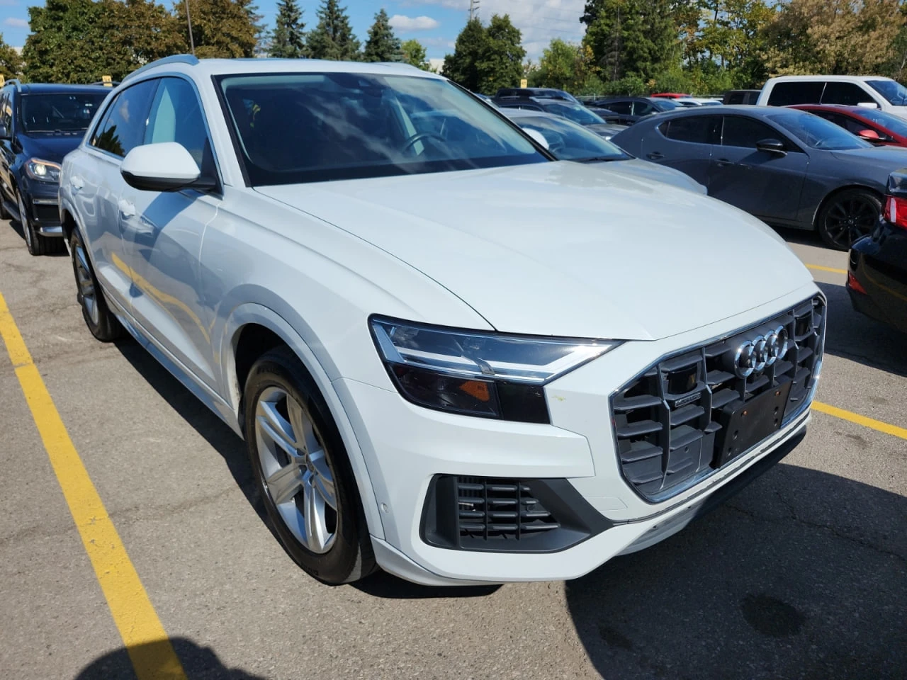 Audi Q8 * АВТО КРЕДИТ* ЦЕНА ДО БГ * СЕРВИЗНА ИСТОРИЯ *  - изображение 2