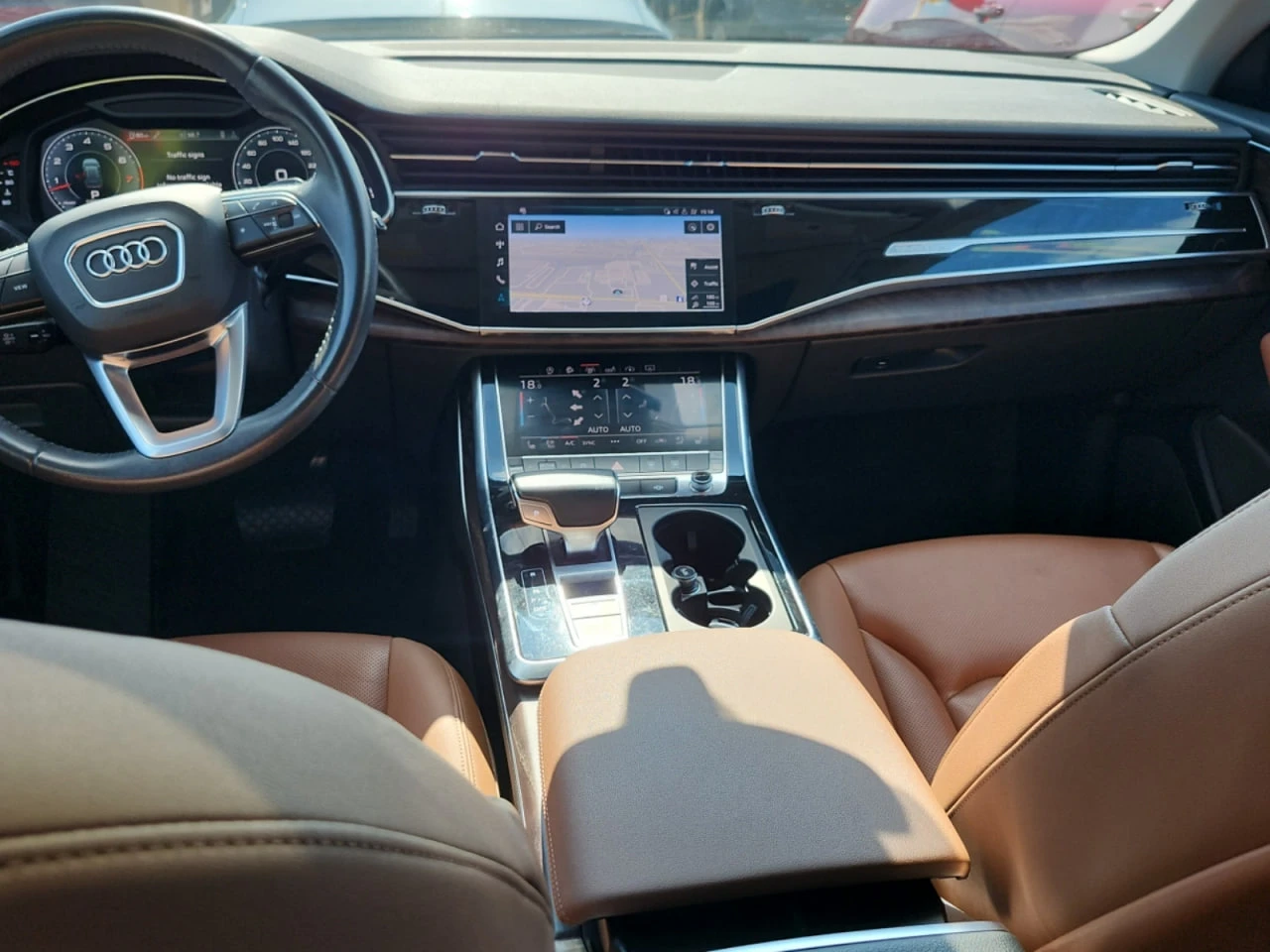 Audi Q8 * АВТО КРЕДИТ* ЦЕНА ДО БГ * СЕРВИЗНА ИСТОРИЯ *  - изображение 7