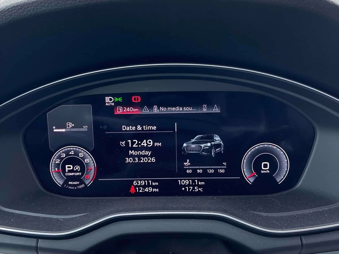 Audi Q5 Progressiv/ДИСТРОНИК/ПАНОРАМА/ВТОРИ ГУМИ, снимка 8 - Автомобили и джипове - 54034441