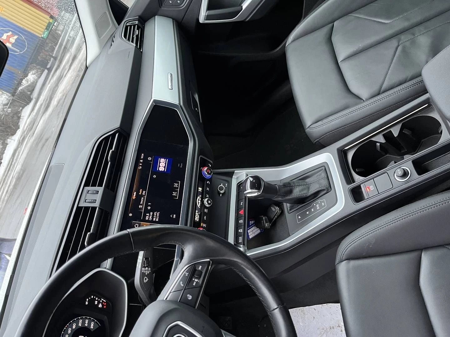 Audi Q3, снимка 4 - Автомобили и джипове - 54213927