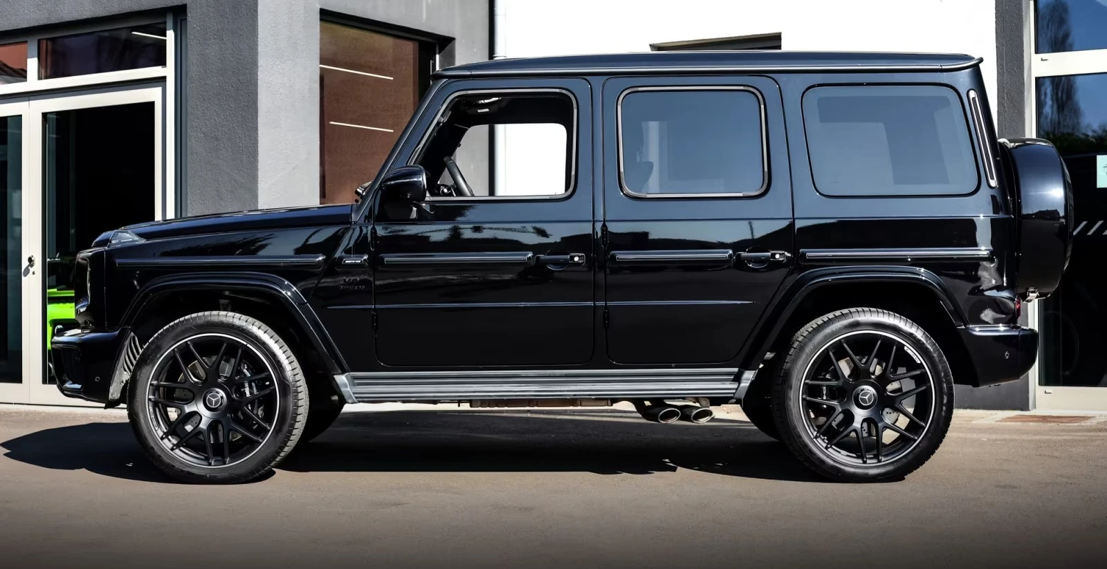 Mercedes-Benz G 63 AMG Facelift Night Burmester, снимка 3 - Автомобили и джипове - 54291049