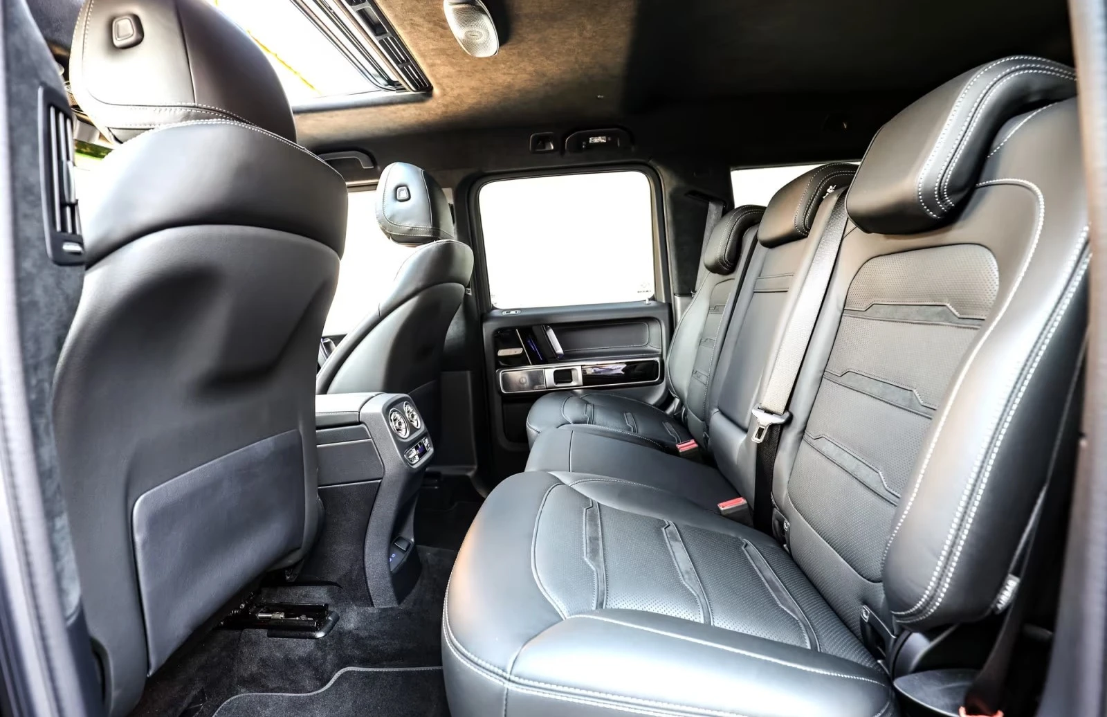 Mercedes-Benz G 63 AMG Facelift Night Burmester, снимка 8 - Автомобили и джипове - 54291049