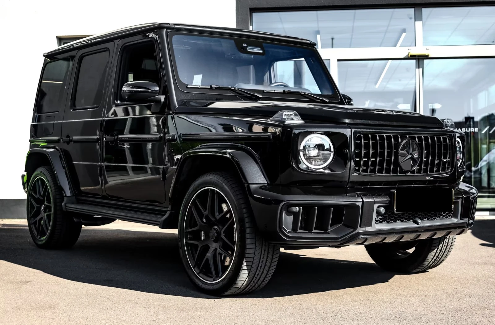 Mercedes-Benz G 63 AMG Facelift Night Burmester, снимка 2 - Автомобили и джипове - 54291049