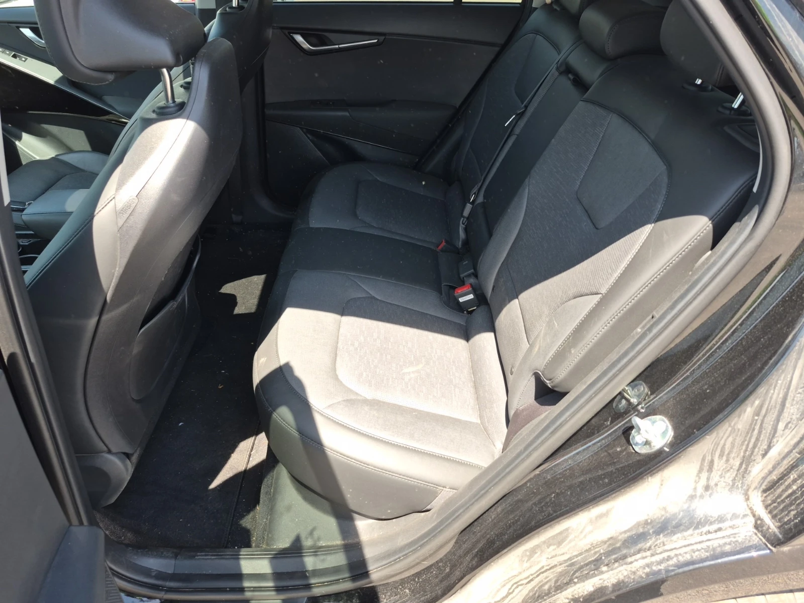 Kia Niro Limiteed, снимка 11 - Автомобили и джипове - 55149566